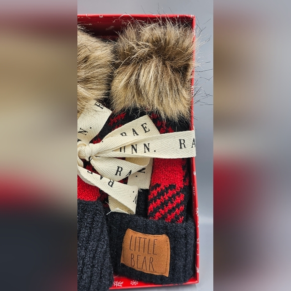 Rae Dunn "MAMA BEAR & LITTLE BEAR" Beanie Hat Set With Pom Pom In Red Christmas - Picture 3 of 6